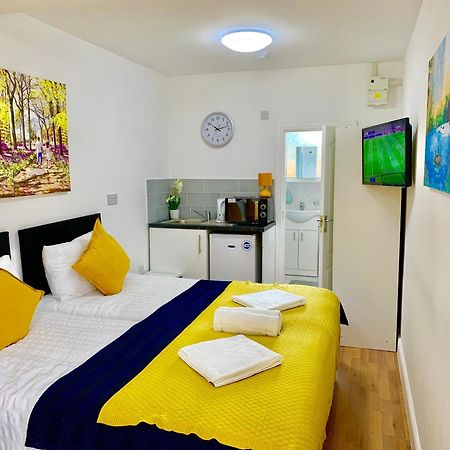 London Studio Apartments, Private Bathroom, Kitchenette, Parking, Np2 Eksteriør bilde