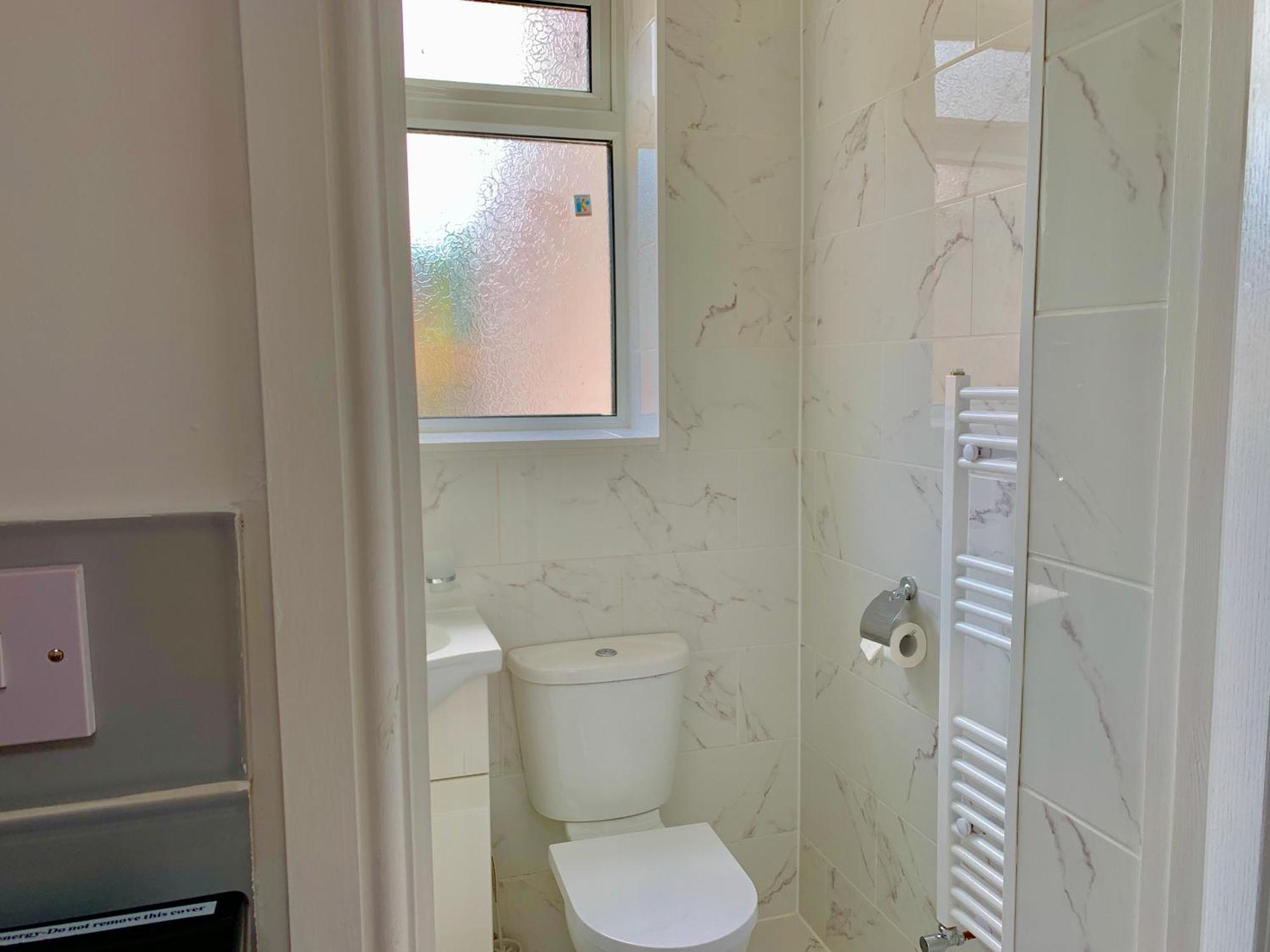 London Studio Apartments, Private Bathroom, Kitchenette, Parking, Np2 Eksteriør bilde