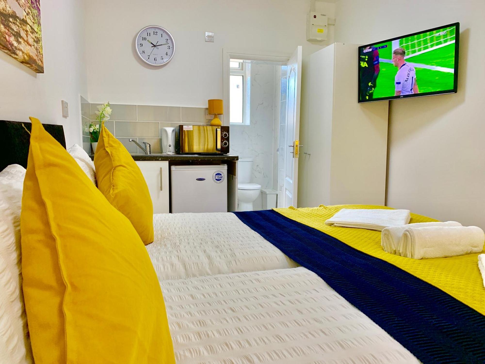 London Studio Apartments, Private Bathroom, Kitchenette, Parking, Np2 Eksteriør bilde