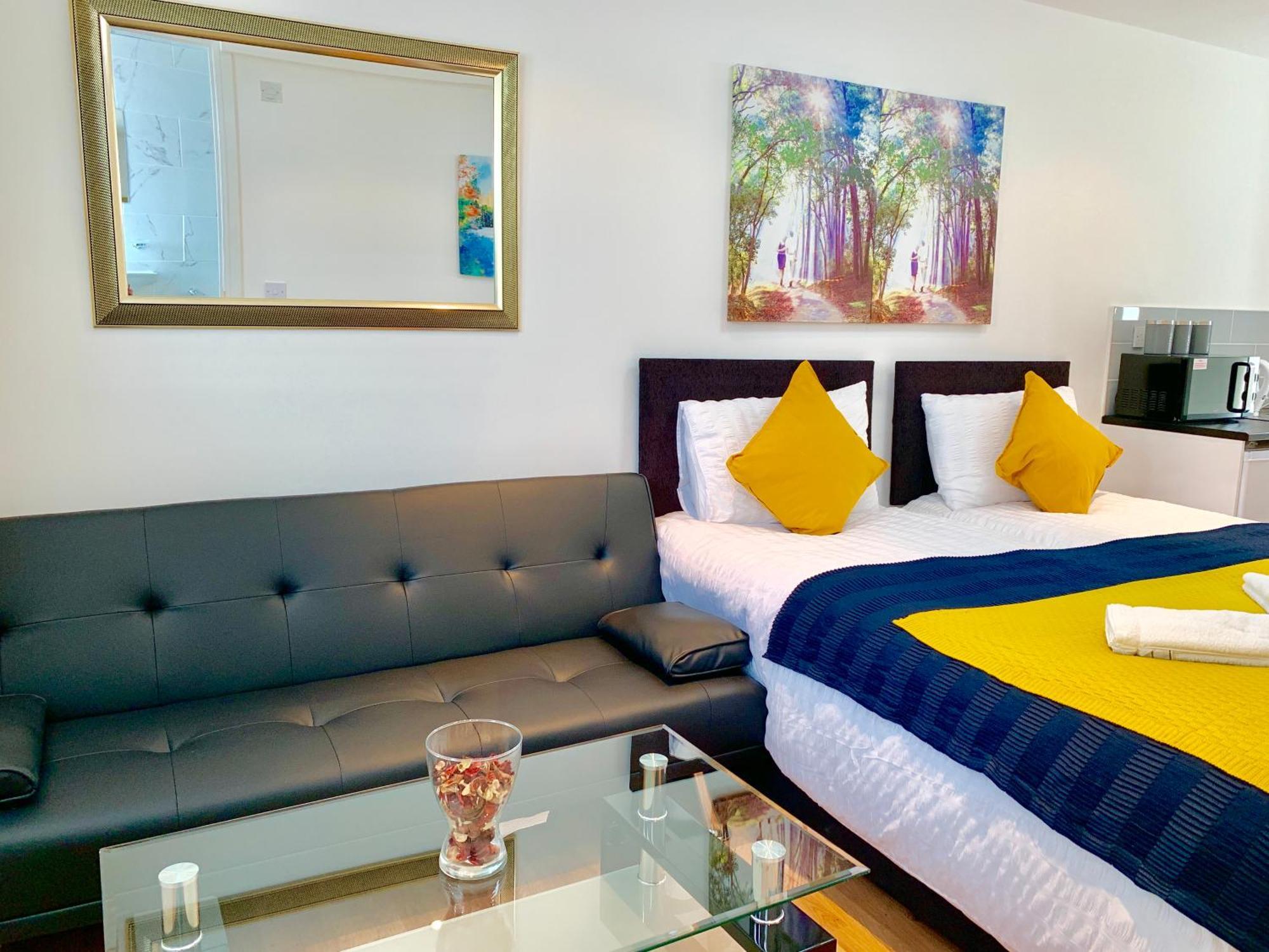 London Studio Apartments, Private Bathroom, Kitchenette, Parking, Np2 Eksteriør bilde